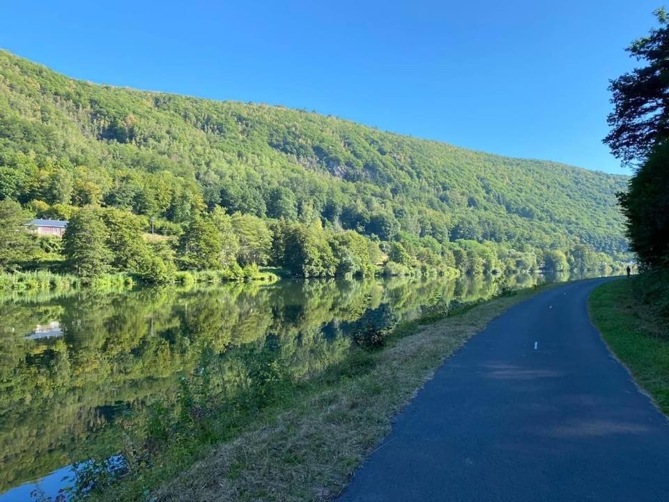 Le Clos Joli Haybes Exteriör bild