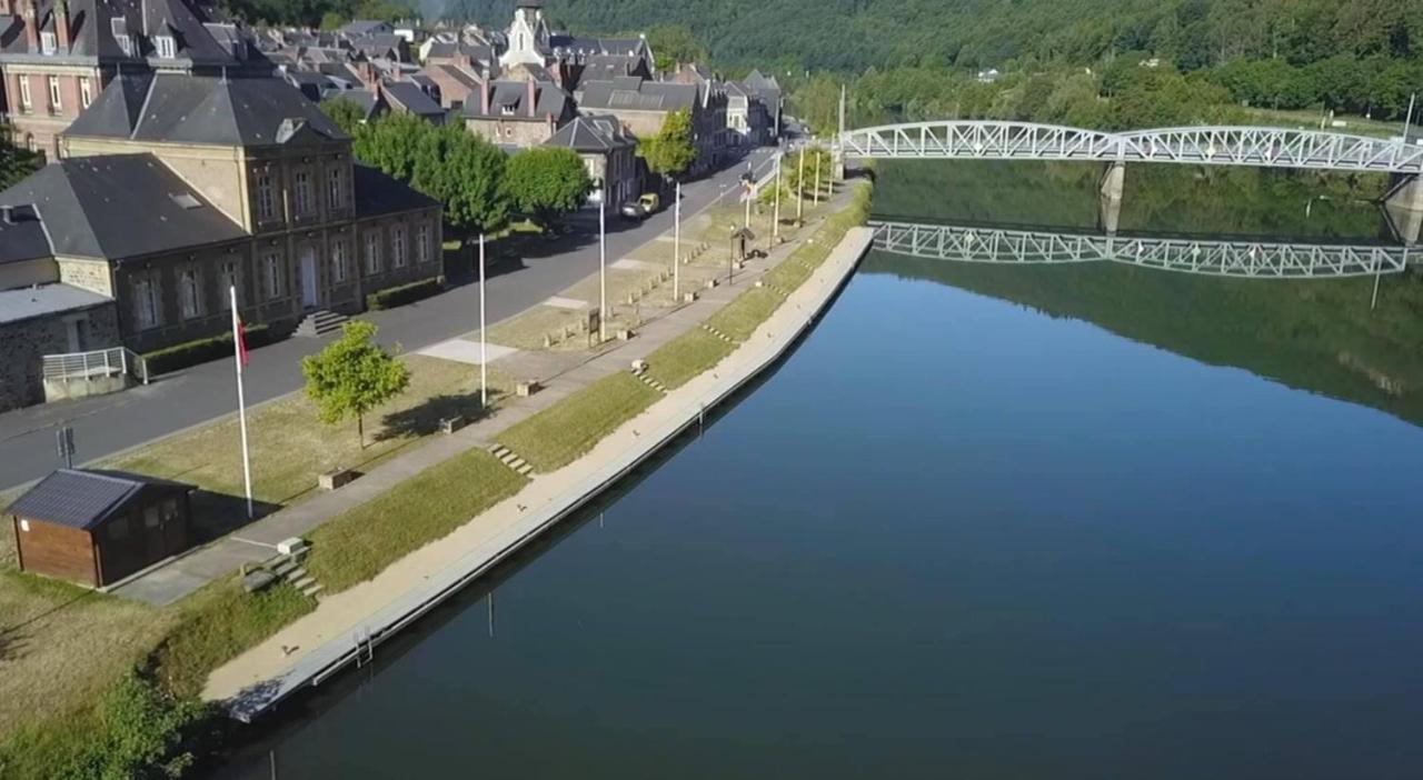 Le Clos Joli Haybes Exteriör bild