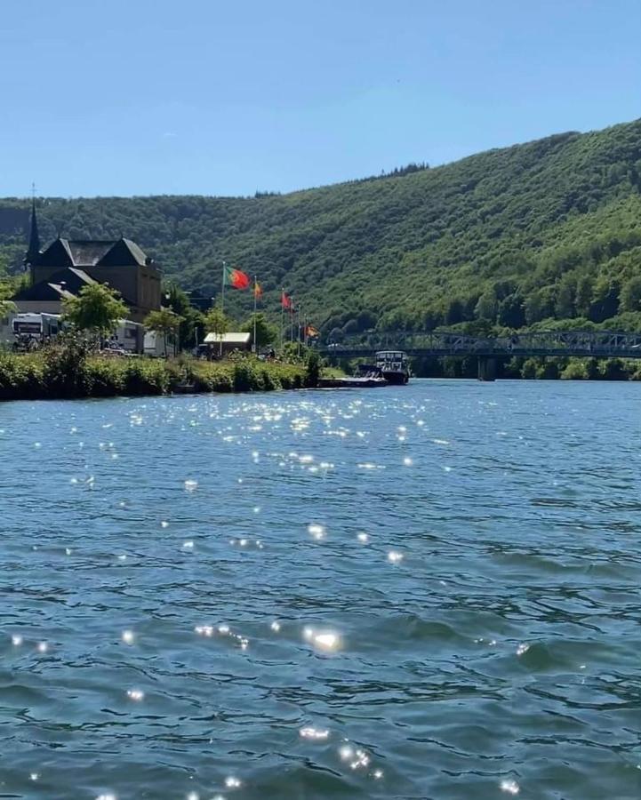 Le Clos Joli Haybes Exteriör bild