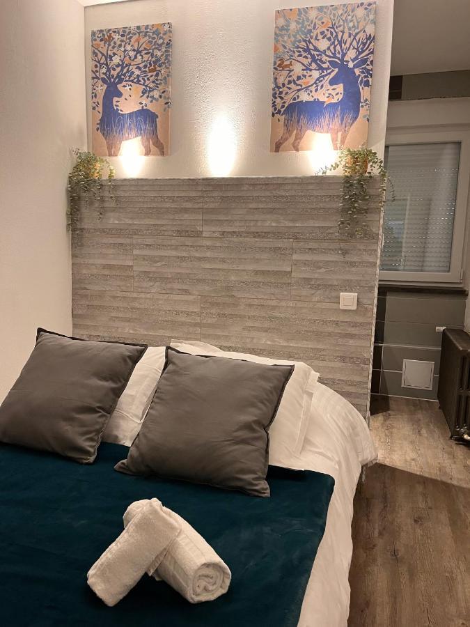 Le Clos Joli Haybes Exteriör bild