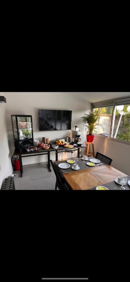 Le Clos Joli Haybes Exteriör bild