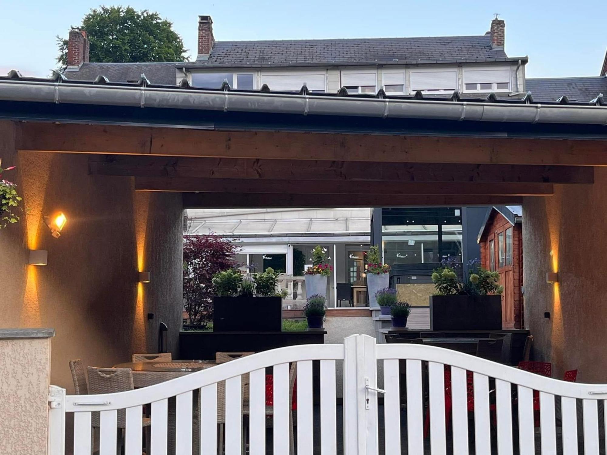 Le Clos Joli Haybes Exteriör bild