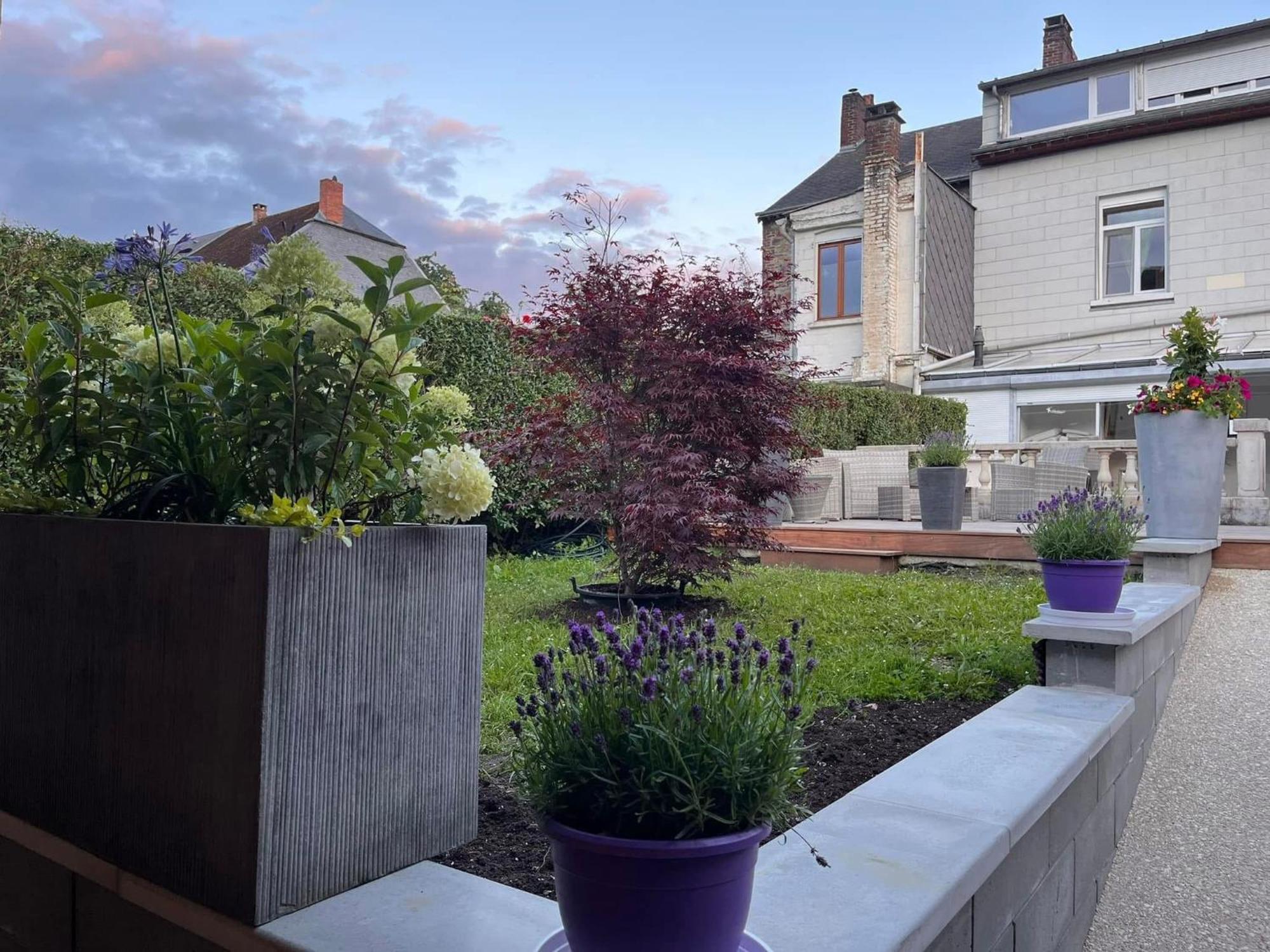 Le Clos Joli Haybes Exteriör bild