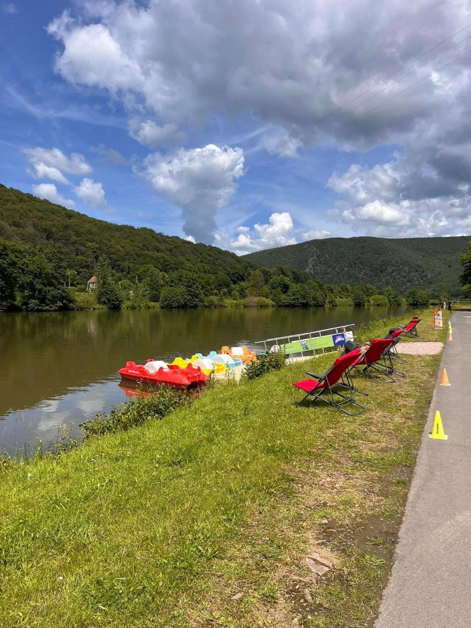 Le Clos Joli Haybes Exteriör bild